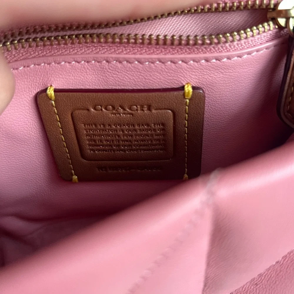 Coach PILLOW MADISON SHOULDER BAG
18 WITH QUILTING - Picture 8 of 13